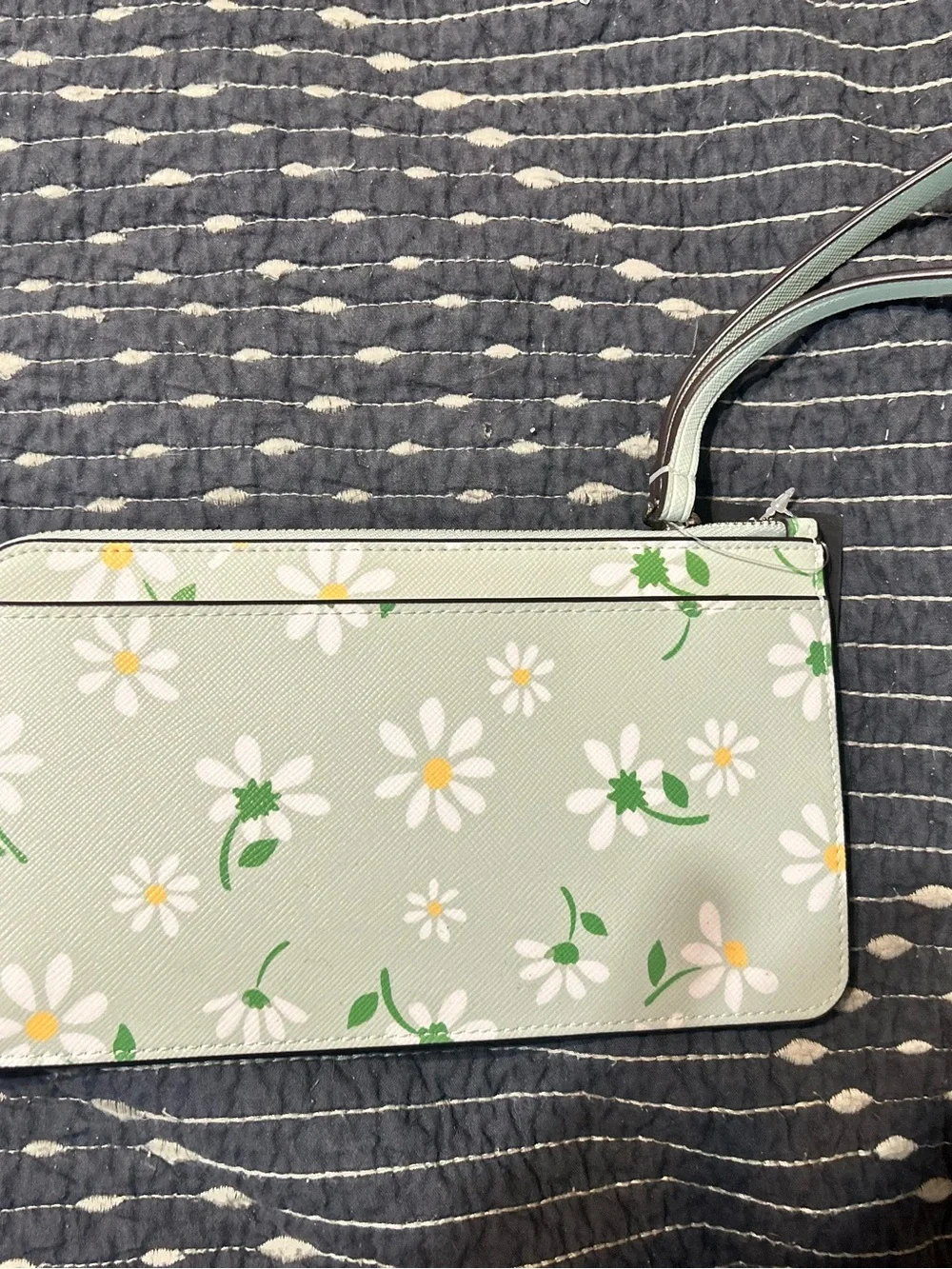 Kate Spade Mint Daisy Wristlet